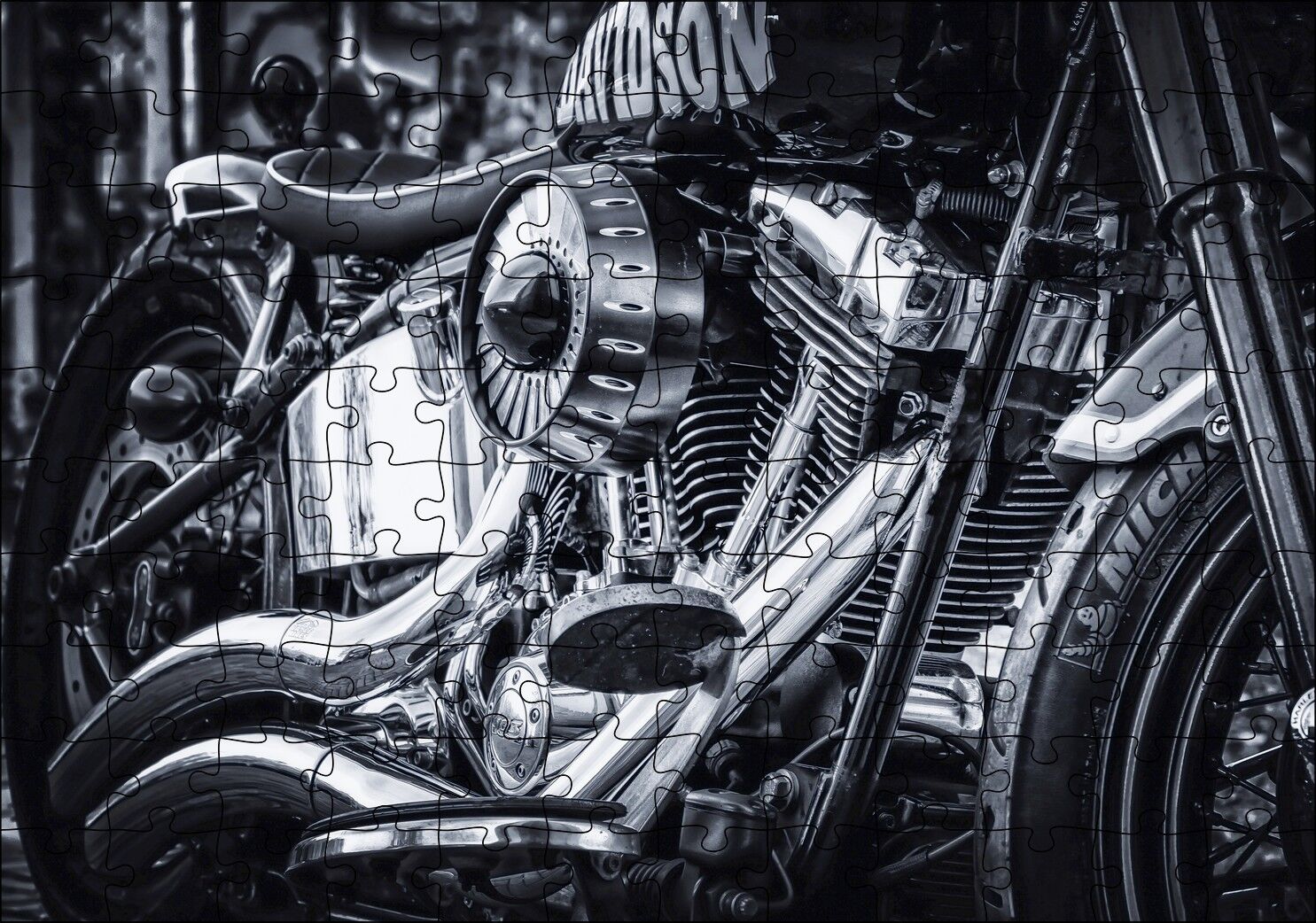 Harley Davidson Motorsiklet Silindir Detayı Siyah Beyaz Puzzle Yapboz MDF Ahşap 120 Parça 24 cm X 34 cm