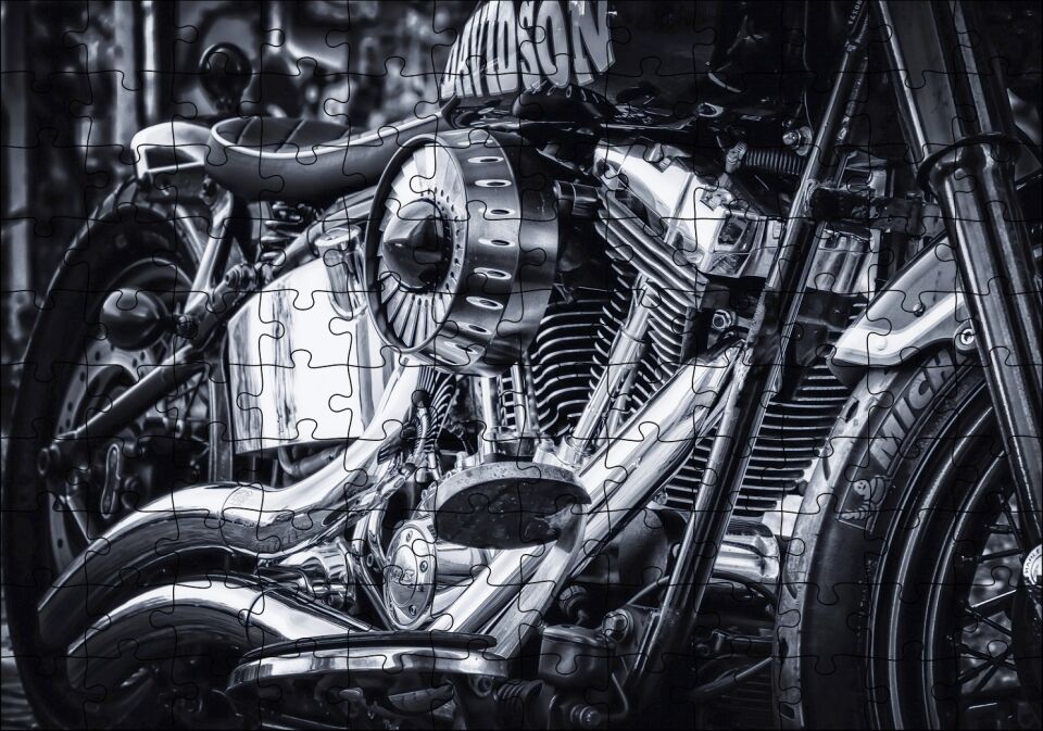 Harley Davidson Motorsiklet Silindir Detayı Siyah Beyaz Puzzle Yapboz MDF Ahşap 120 Parça 24 cm X 34 cm
