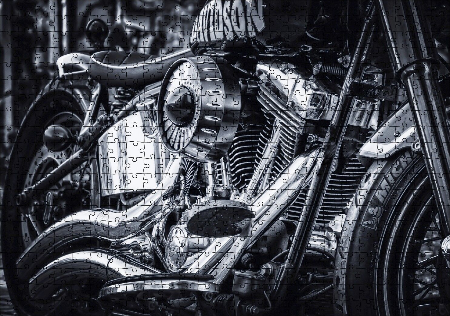 Harley Davidson Motorsiklet Silindir Detayı Siyah Beyaz Puzzle Yapboz MDF Ahşap 500 Parça 49 cm X 68 cm