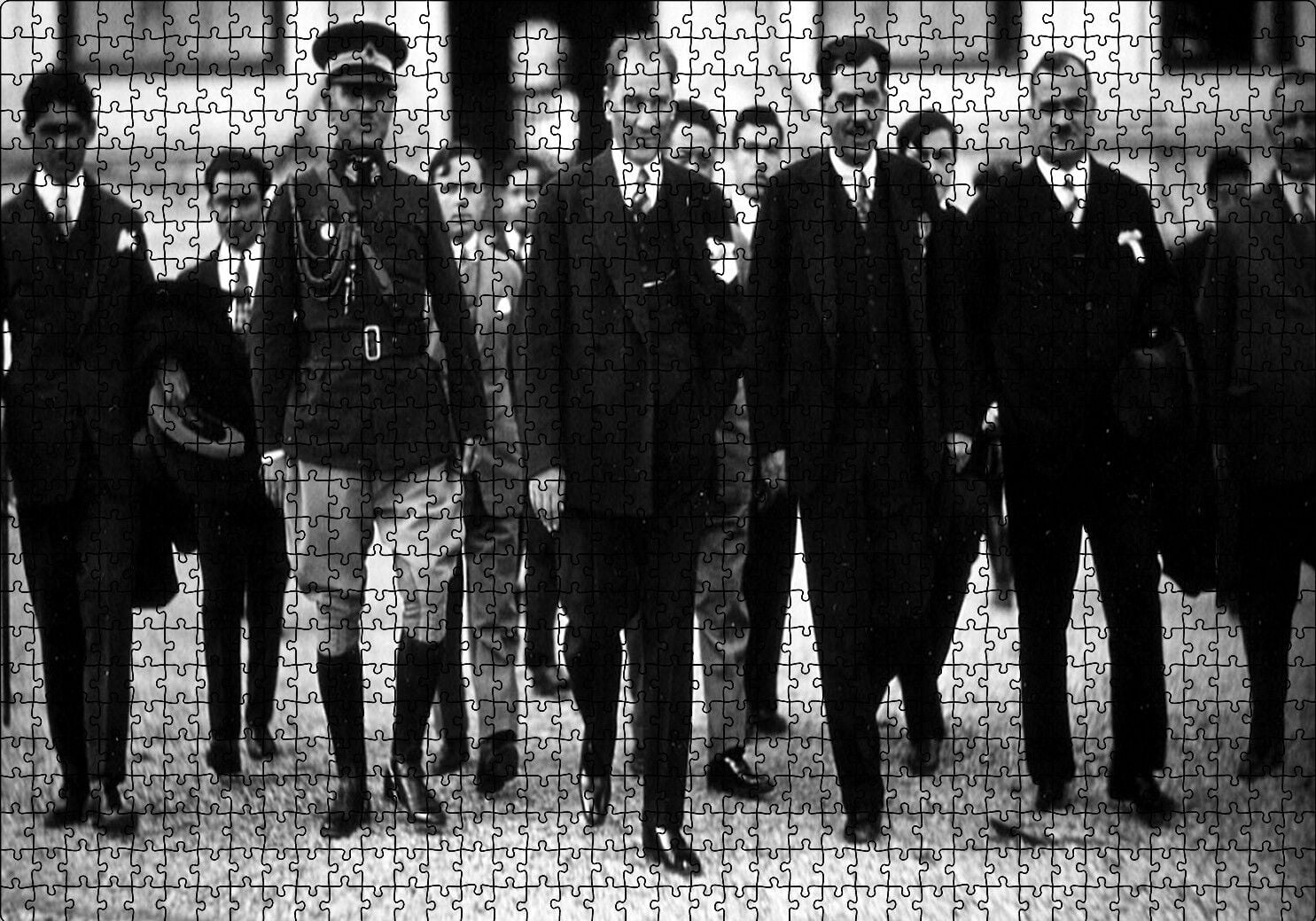 Atatürk ve Protokol Siyah Beyaz Puzzle Yapboz MDF Ahşap 1000 Parça 49 cm X 68 cm