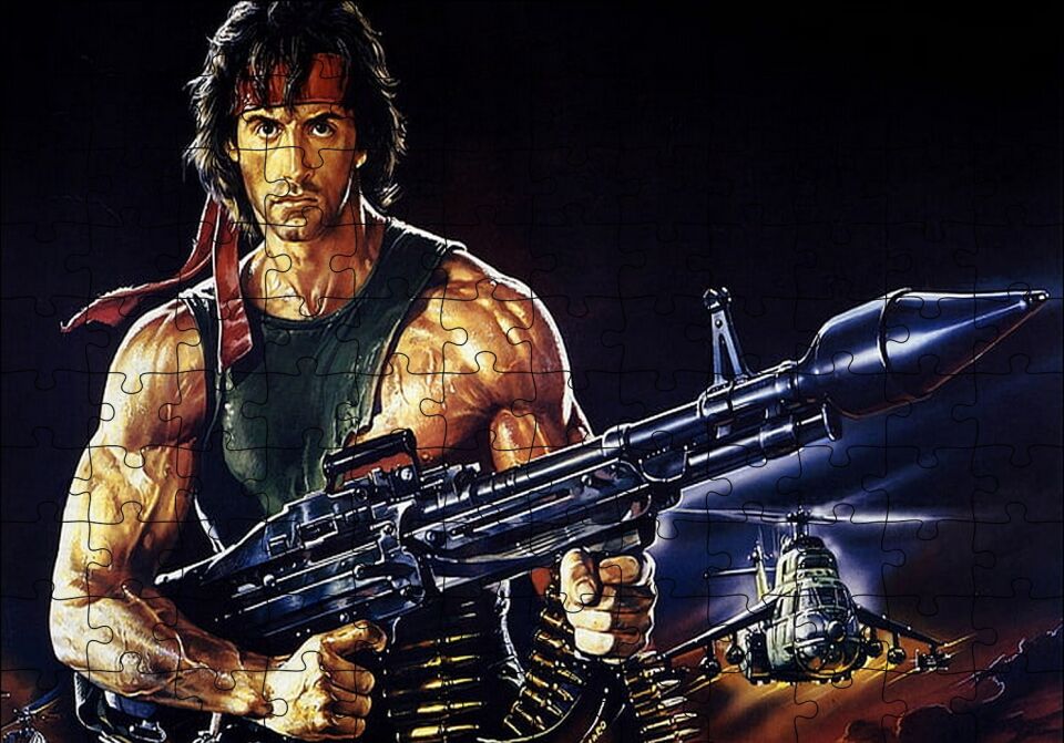Rambo Sylvester Stallone Roketatar Karanlık Arka Plan Puzzle Yapboz MDF Ahşap 120 Parça 24 cm X 34 cm