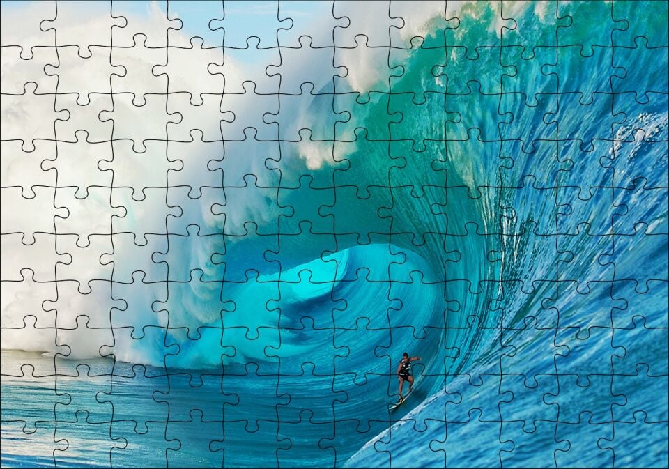 Okyanusta Olağanüstü Dalga ve İçindeki Sörfçü Puzzle Yapboz MDF Ahşap
