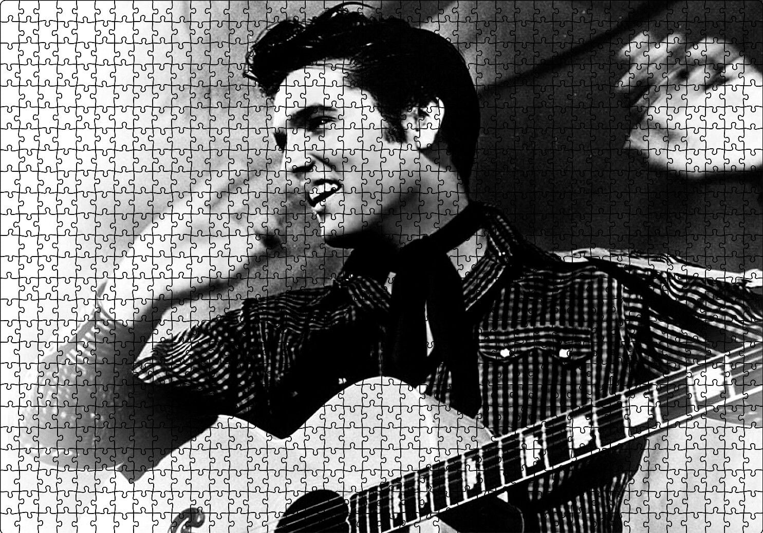 Gülümseyen Elvis Presley ve Gitarı SB Puzzle Yapboz MDF Ahşap 1000 Parça 49 cm X 68 cm