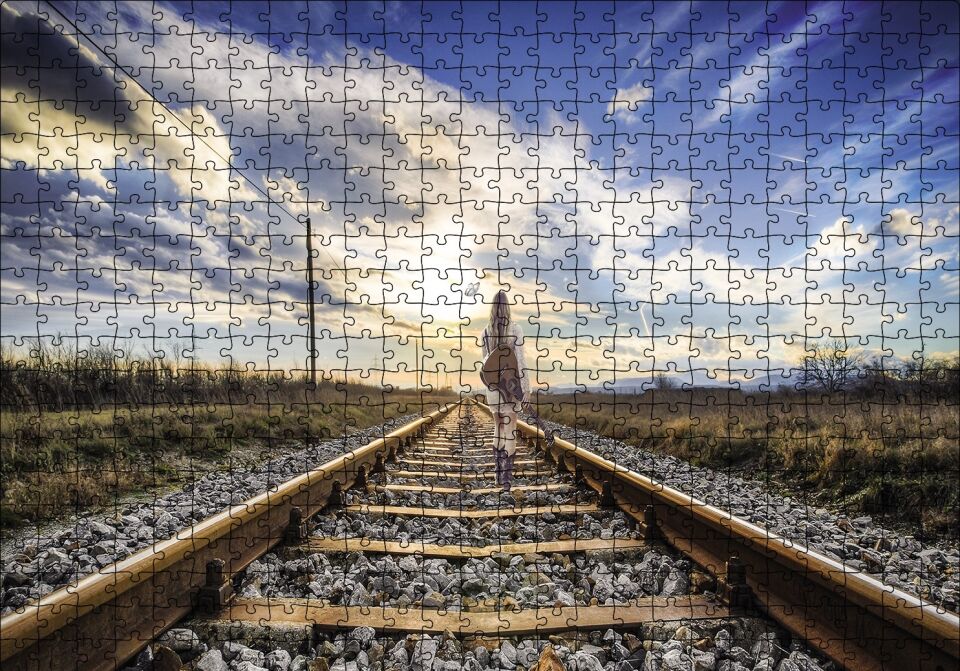 Demir Yolu Kız Puzzle Yapboz MDF Ahşap 500 Parça 49 cm X 68 cm