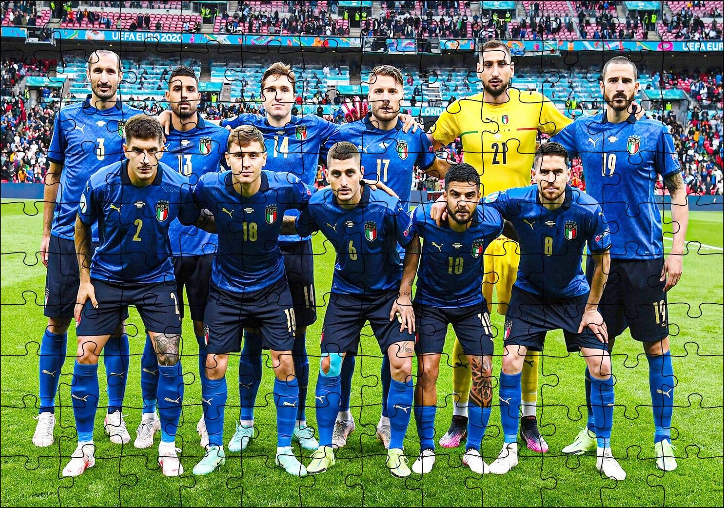 İtalya Uefa Euro 2021 Şampiyonluk Pozu Puzzle Yapboz MDF Ahşap 120 Parça 24 cm X 34 cm