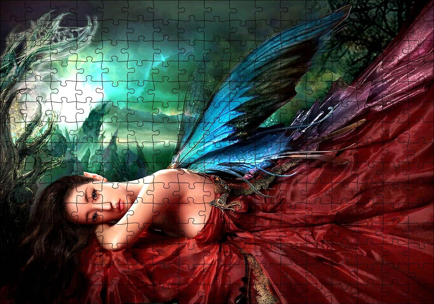 Saten Elbiseli Fantastik Kadın ve Kanatları Puzzle Yapboz MDF Ahşap 255 Parça 34 cm X 49 cm