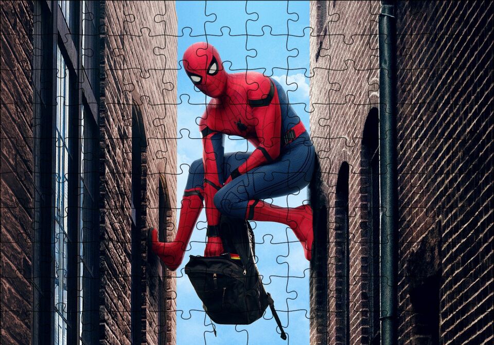 Spiderman Eve Dönüş Havada Asılı Puzzle Yapboz MDF Ahşap