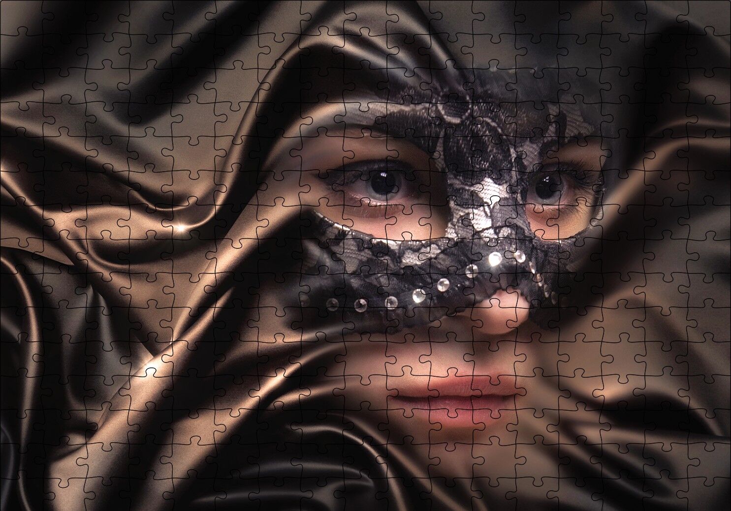 Kumaş Örtülü Maskeli Kadın Puzzle Yapboz MDF Ahşap 255 Parça 34 cm X 49 cm