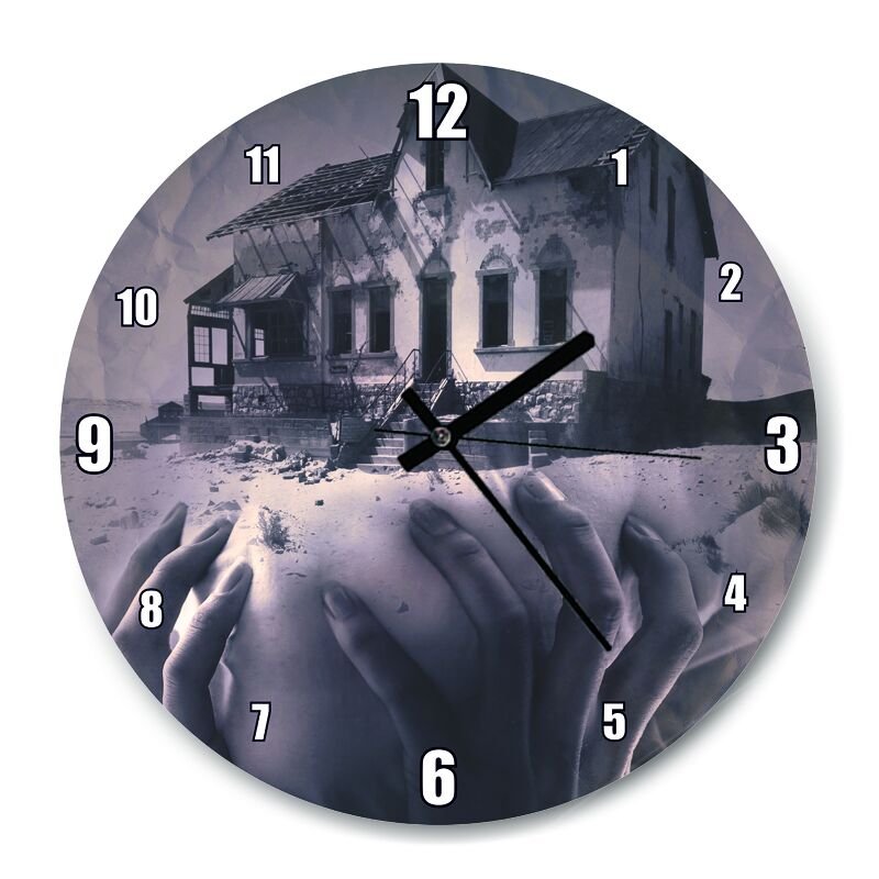 Fantezi Evi Ayakta Tutan Kadın  Mdf Ahşap Duvar Saati