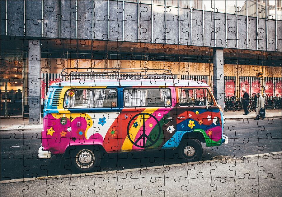 Hippi Tarzı Süslenmiş Volkswagen Minibüs Puzzle Yapboz MDF Ahşap