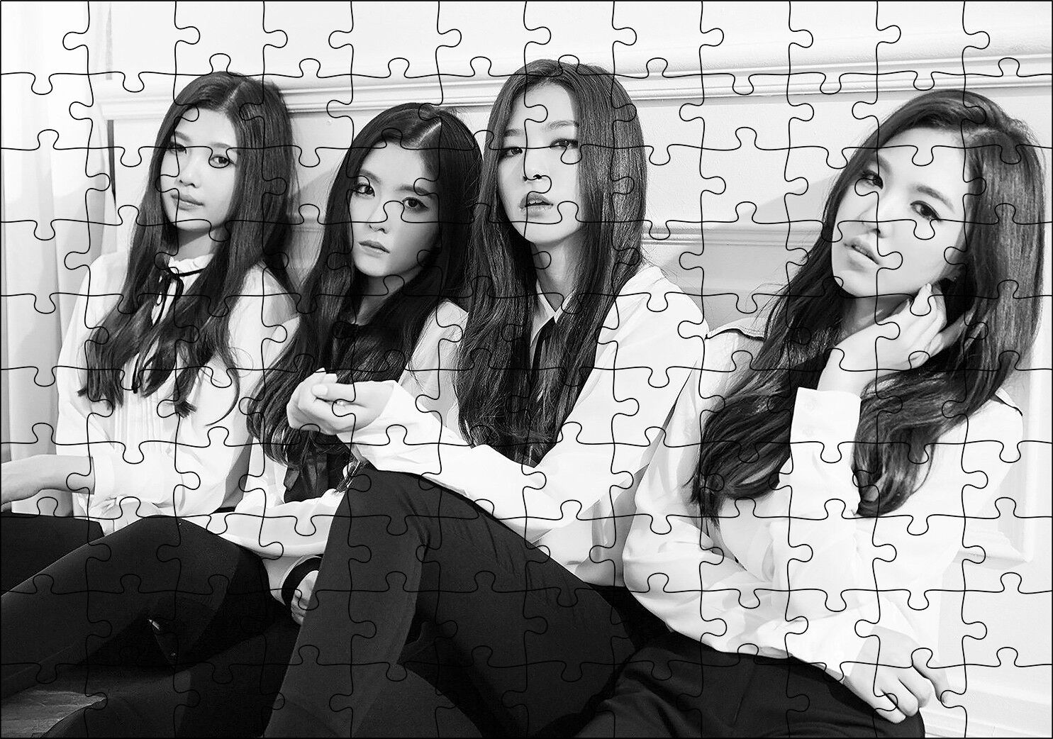 Red Velvet Siyah Beyaz Puzzle Yapboz MDF Ahşap 120 Parça 24 cm X 34 cm