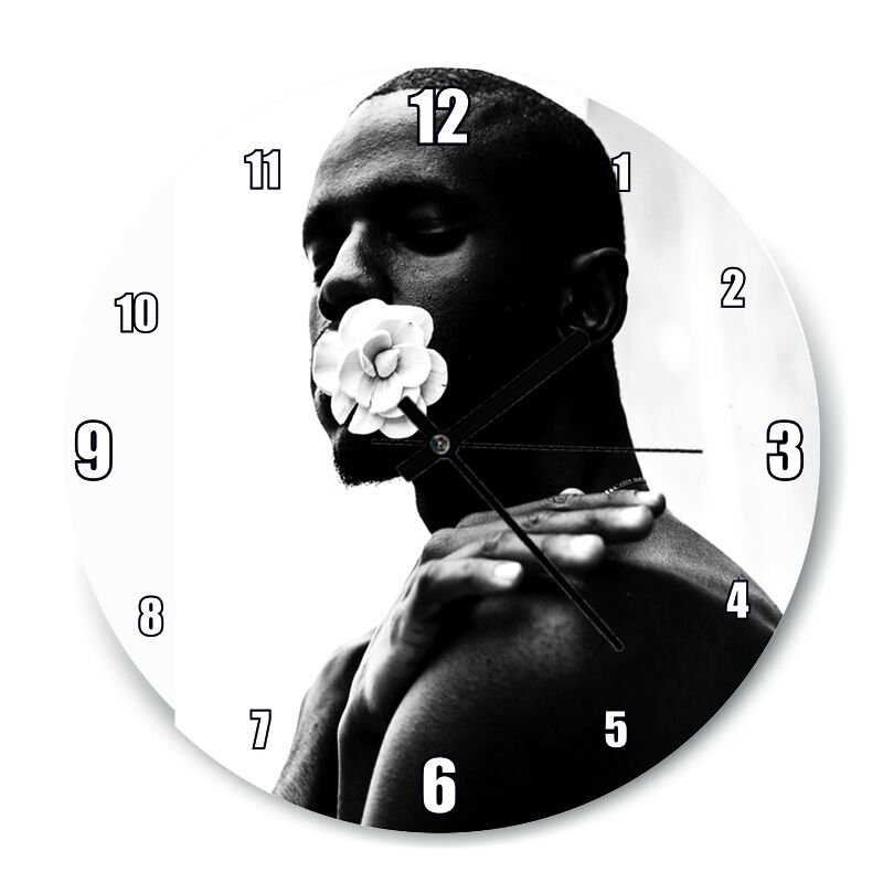 Beyaz Çiçekli Siya İnsan  Mdf Ahşap Duvar Saati