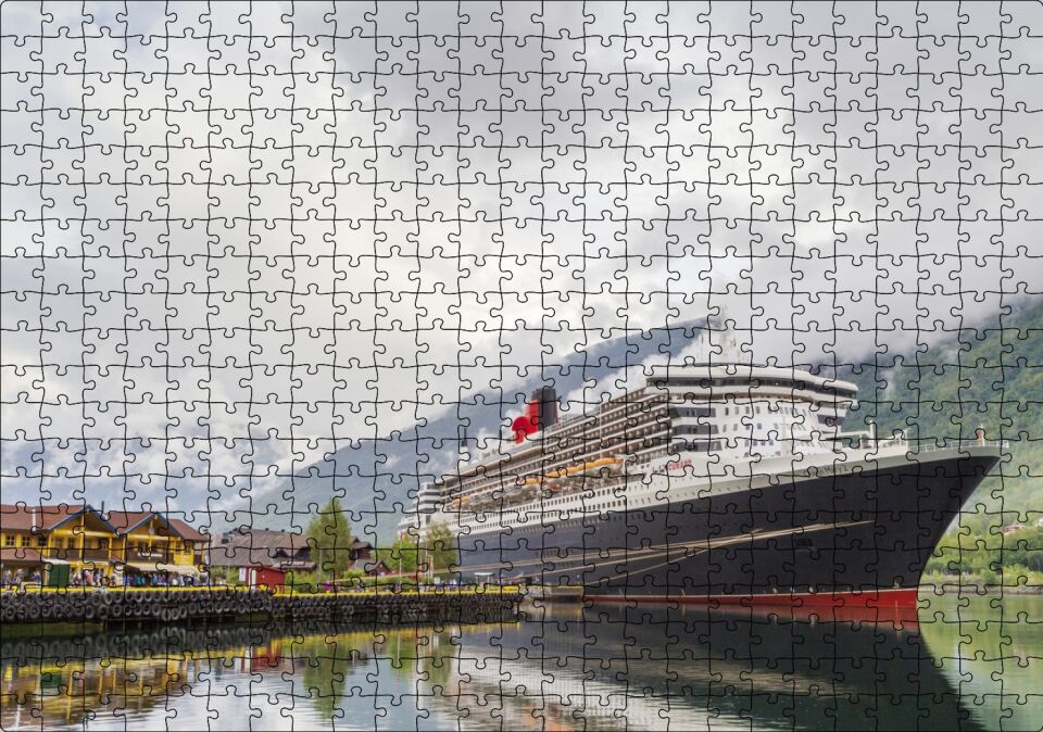 Adriyatik Denizinde Cruise Gemisi ve Bulutlar Puzzle Yapboz MDF Ahşap 500 Parça 49 cm X 68 cm