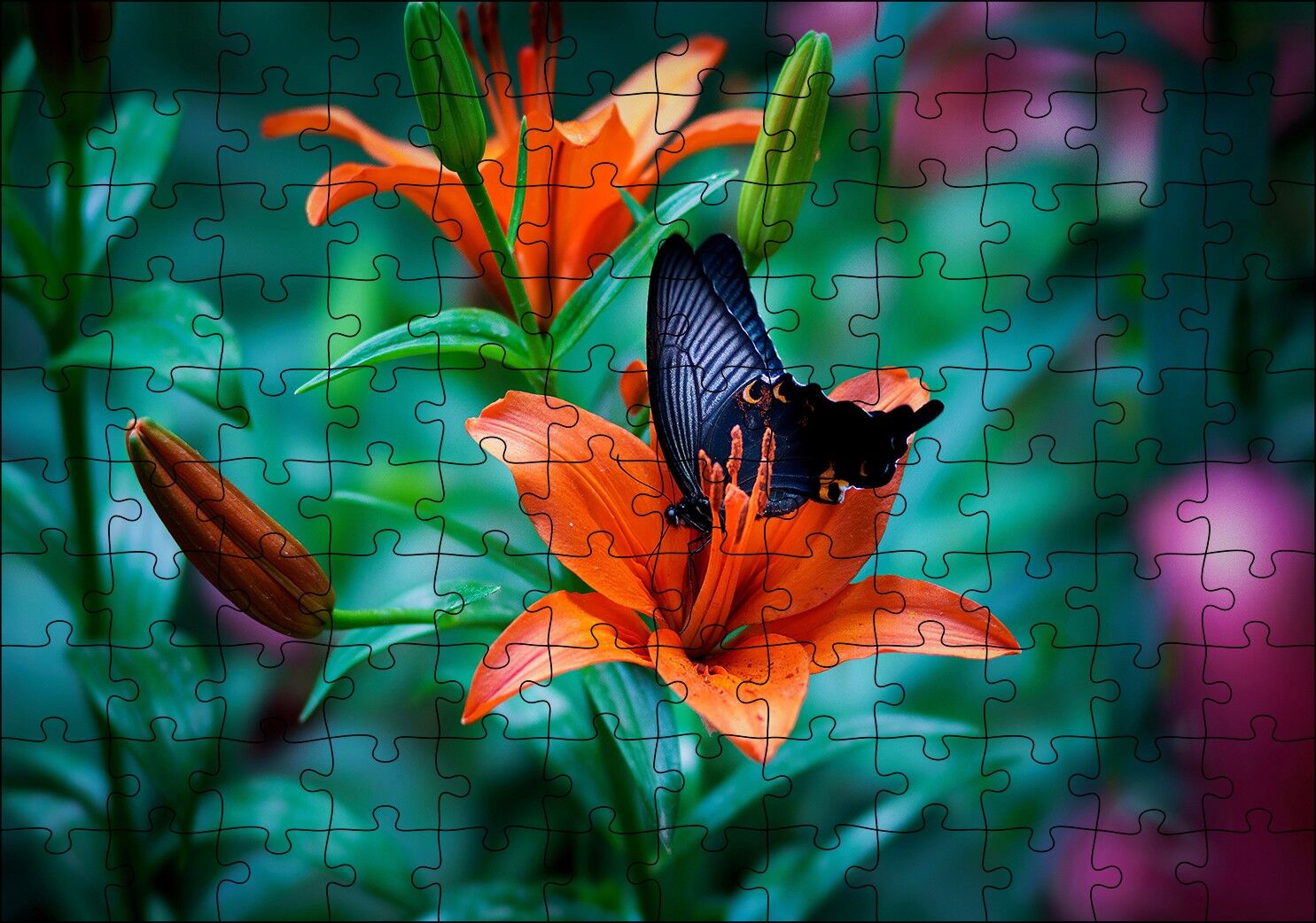 Truncu Lilyum Çiçeği Ve Mavi Kelebek Görseli Puzzle Yapboz MDF Ahşap 120 Parça 24 cm X 34 cm