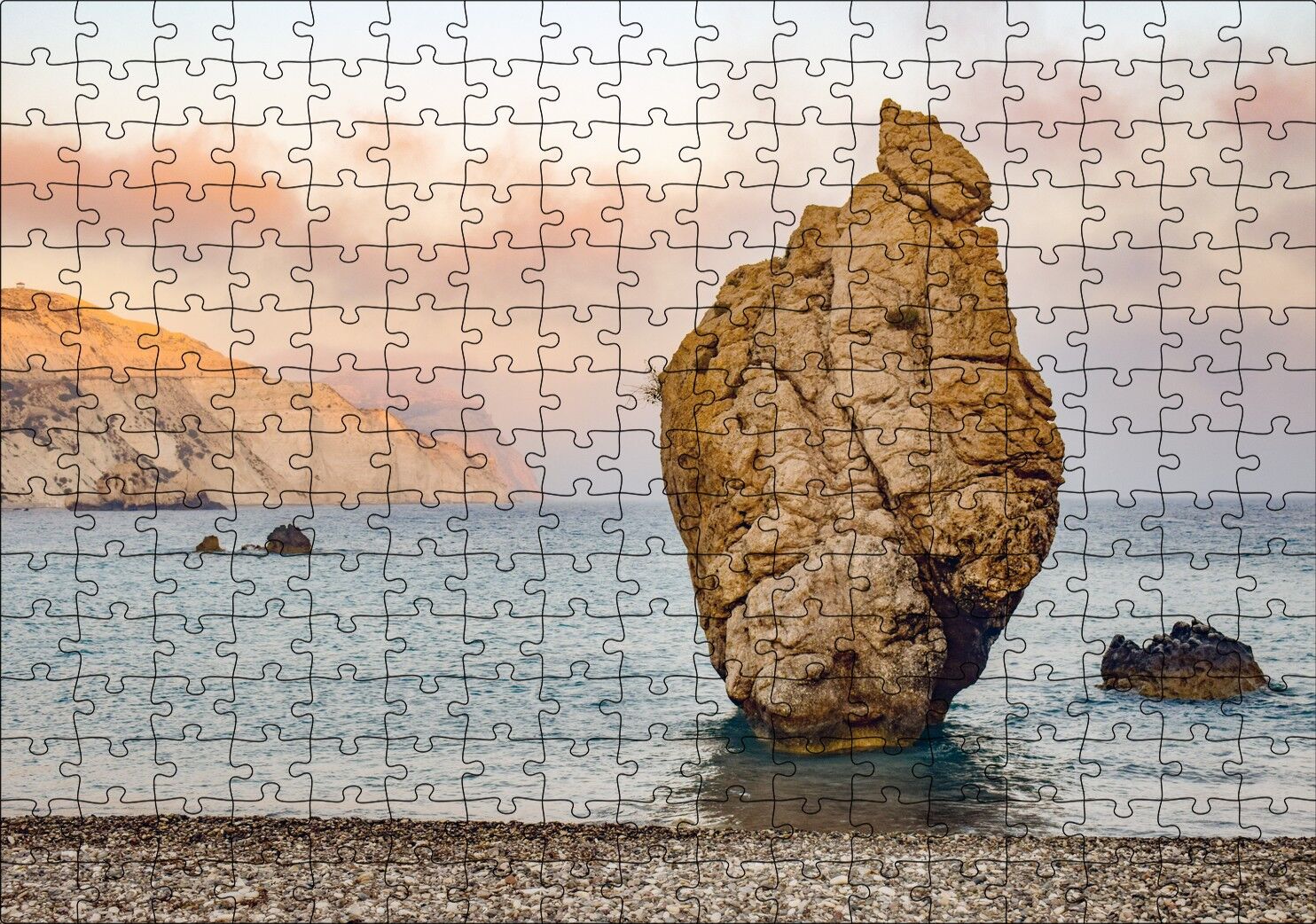 Gündoğumunda Issız Kumsal ve Yalnız Kaya Puzzle Yapboz MDF Ahşap 255 Parça 34 cm X 49 cm