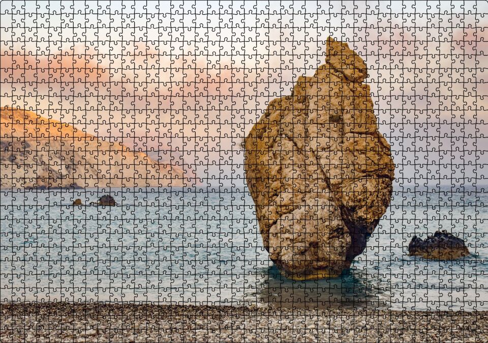 Gündoğumunda Issız Kumsal ve Yalnız Kaya Puzzle Yapboz MDF Ahşap 1000 Parça 49 cm X 68 cm