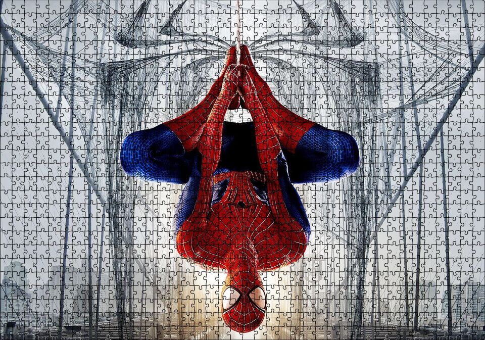 Ters Asılı Duran Spider Man Puzzle Yapboz MDF Ahşap 1000 Parça 49 cm X 68 cm