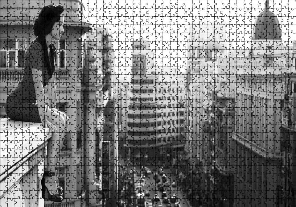 Aktris Dita Von Teese Ve Siyah Beyaz Şehir Görseli Puzzle Yapboz MDF Ahşap 1000 Parça 49 cm X 68 cm
