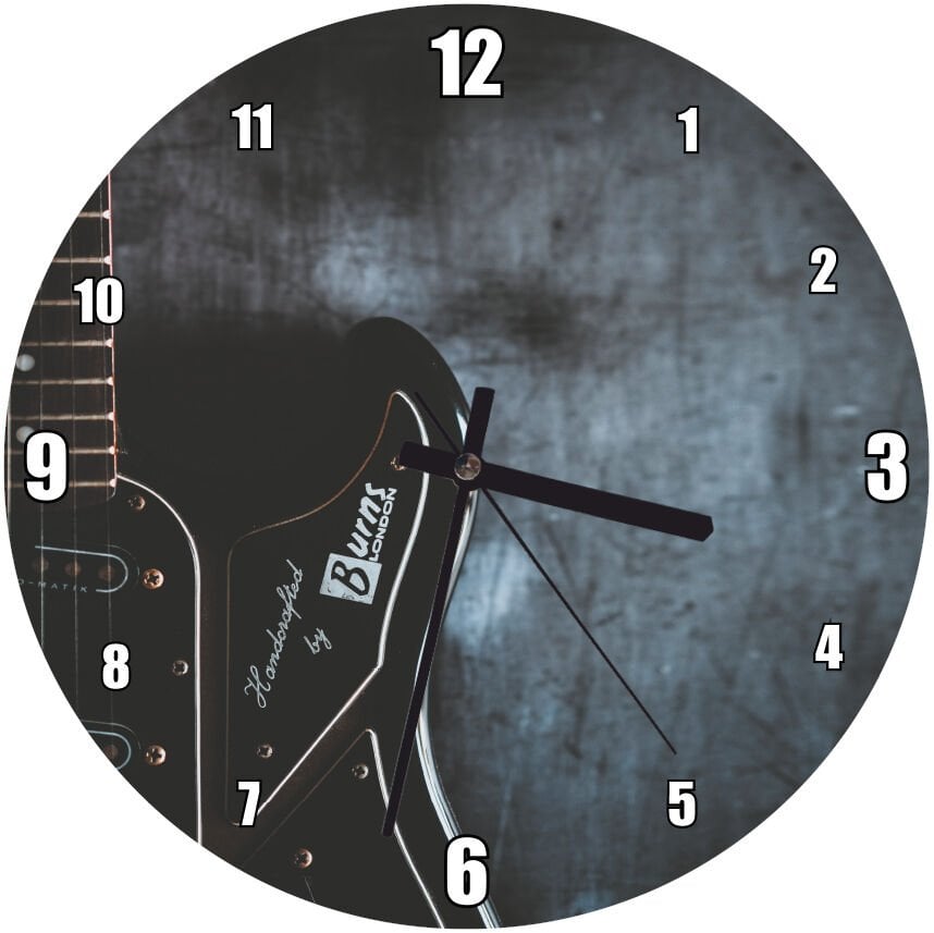 Eski Zeminde Siyah Elektro Gitar Yarım Detay  Mdf Ahşap Duvar Saati
