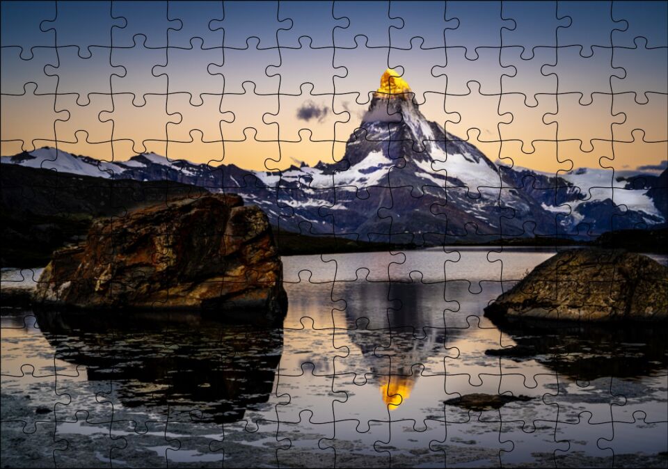 Karlı Dağlar ve Altın Rengi Zirve Puzzle Yapboz MDF Ahşap