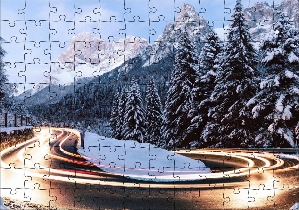Karlı Orman İçindeki Yol Uzun Pozlama Çekim Puzzle Yapboz MDF Ahşap