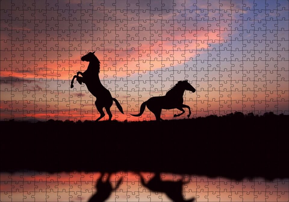Günbatımında Kızıl Gökler ve Bir Çift At Puzzle Yapboz MDF Ahşap 500 Parça 49 cm X 68 cm