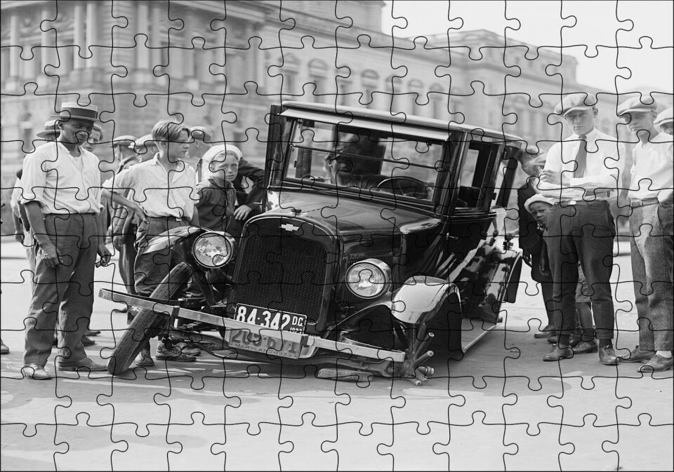 Antika Chevrolet Tekerlek Arızası Puzzle Yapboz MDF Ahşap 120 Parça 24 cm X 34 cm