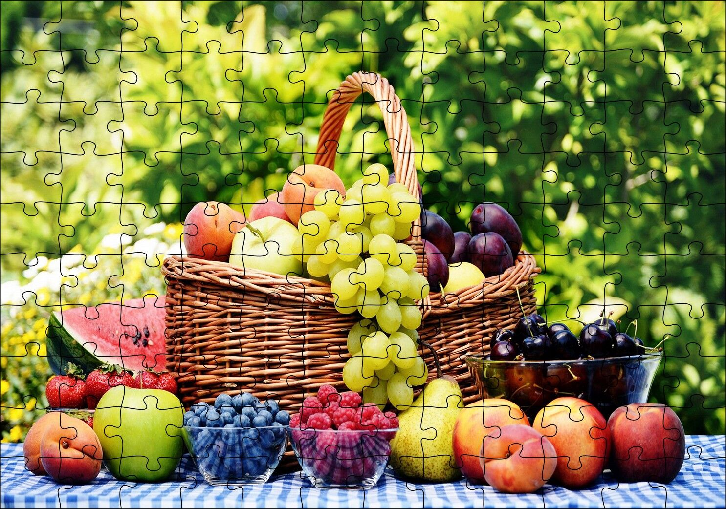 Sepette Taze Meyveler Arka Planda Ağaçlar Puzzle Yapboz MDF Ahşap 120 Parça 24 cm X 34 cm