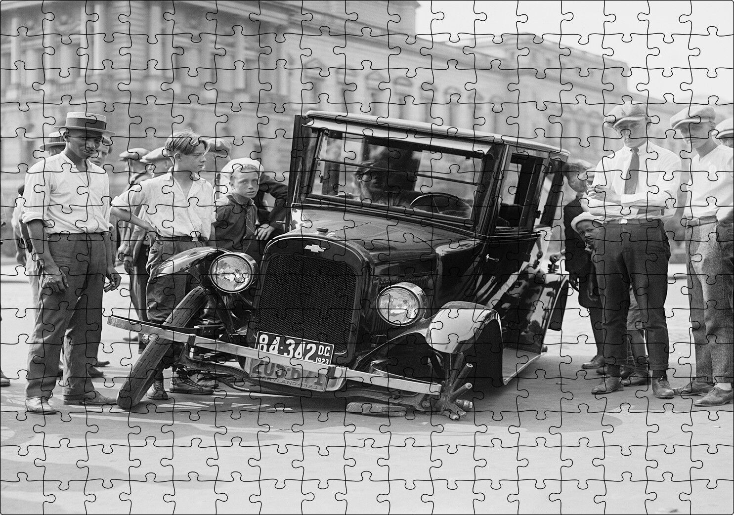 Antika Chevrolet Tekerlek Arızası Puzzle Yapboz MDF Ahşap 255 Parça 34 cm X 49 cm