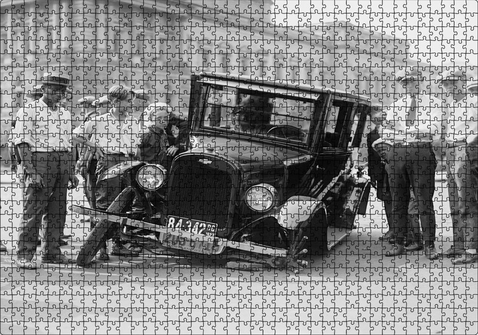Antika Chevrolet Tekerlek Arızası Puzzle Yapboz MDF Ahşap 1000 Parça 49 cm X 68 cm