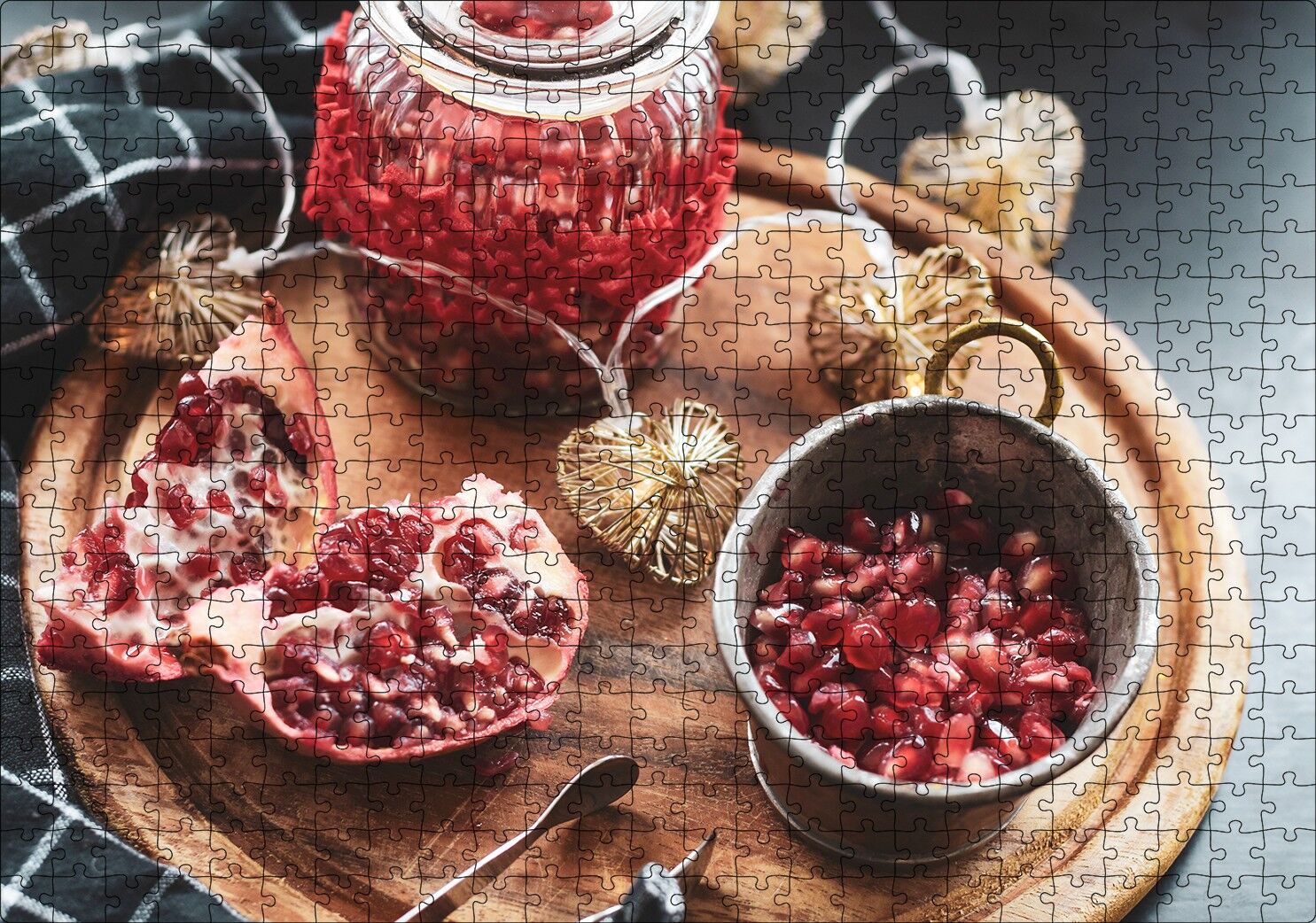 Servis Tahtası Üzerinde Narlar Puzzle Yapboz MDF Ahşap 500 Parça 49 cm X 68 cm