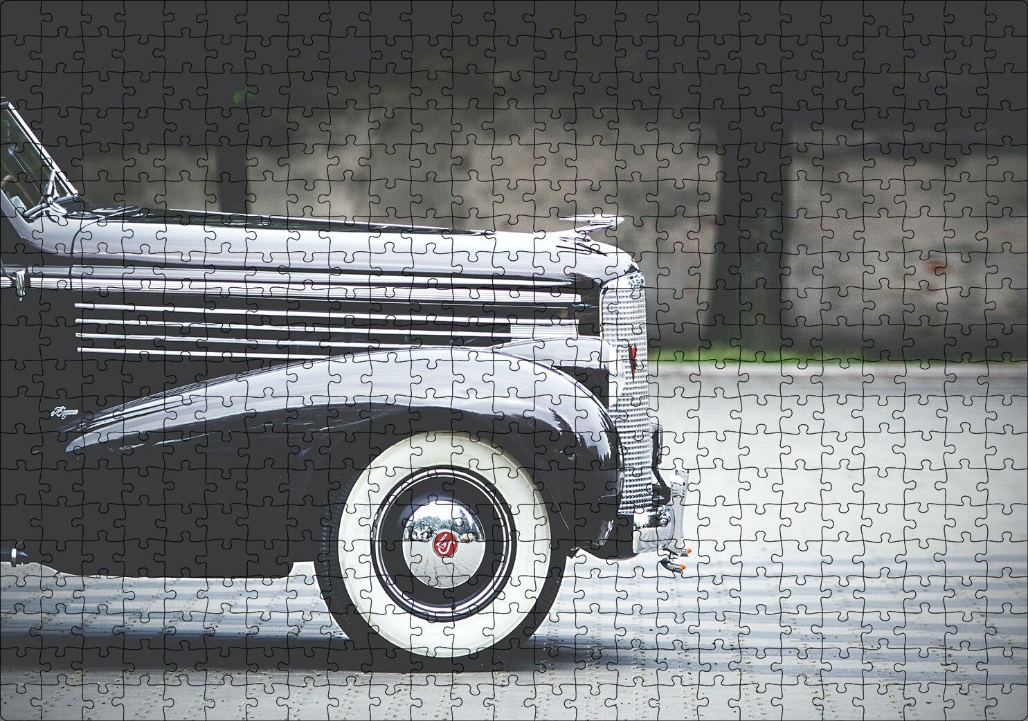 Antika Klasik Araba Ön Sağ Detay Puzzle Yapboz MDF Ahşap 500 Parça 49 cm X 68 cm