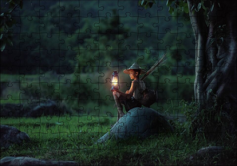 Asyalı Kız Gece Lambası ve Orman Puzzle Yapboz MDF Ahşap 120 Parça 24 cm X 34 cm