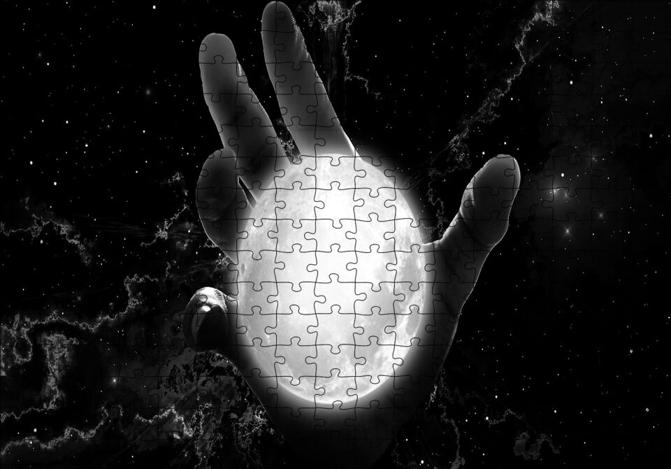 Evrende Avuç İçinde Dünya Puzzle Yapboz MDF Ahşap 255 Parça 34 cm X 49 cm