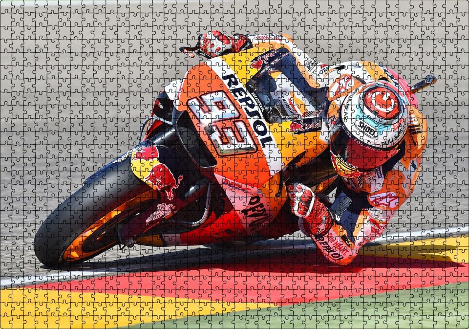 Honda Repsol Turuncu Motorsiklet Sola Virajda Yatıyor Puzzle Yapboz MDF Ahşap 1000 Parça 49 cm X 68 cm