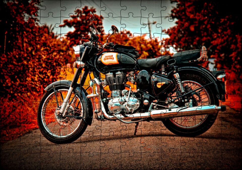Siyah Motorsiklet ve Sonbahar Rengi Ağaçlar Puzzle Yapboz MDF Ahşap 120 Parça 24 cm X 34 cm