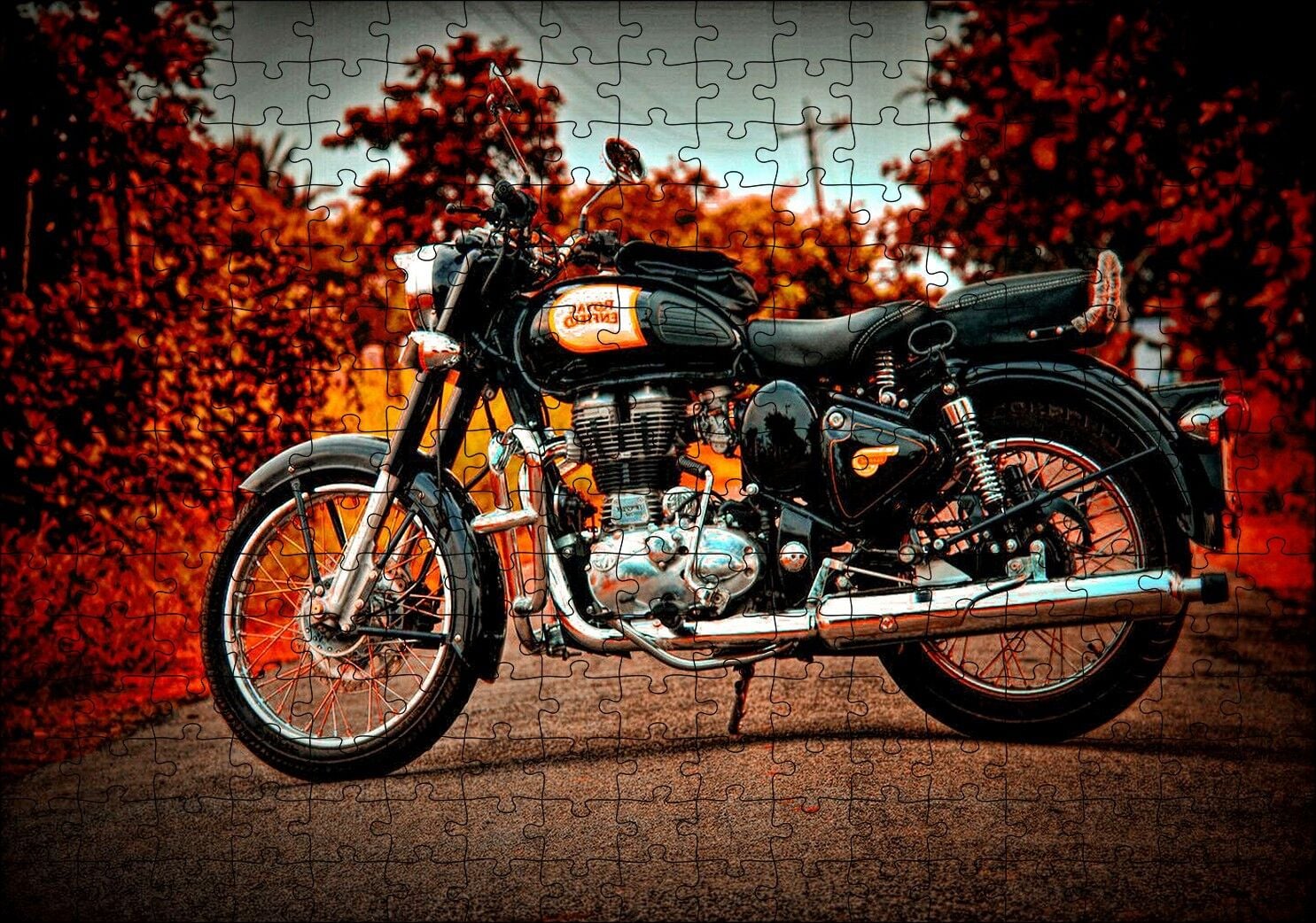 Siyah Motorsiklet ve Sonbahar Rengi Ağaçlar Puzzle Yapboz MDF Ahşap 255 Parça 34 cm X 49 cm