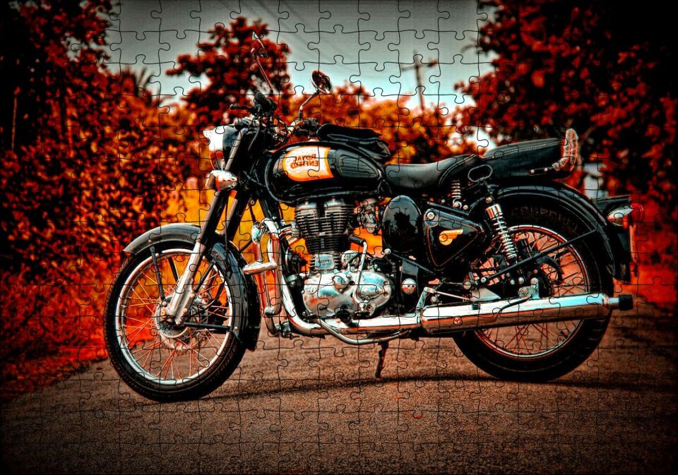 Siyah Motorsiklet ve Sonbahar Rengi Ağaçlar Puzzle Yapboz MDF Ahşap 255 Parça 34 cm X 49 cm