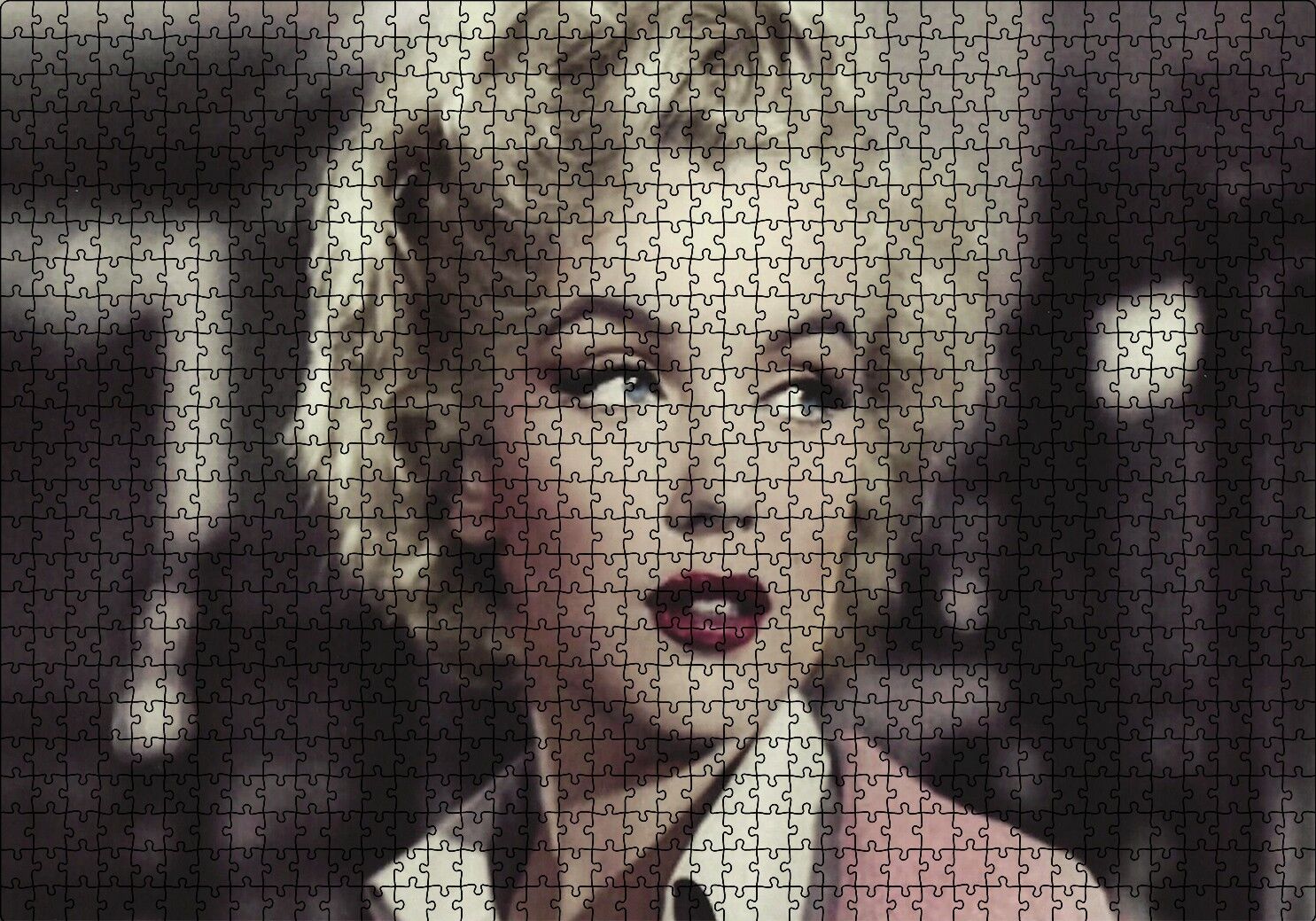 Marilyn Monroe Pembe Elbiseli Portre Puzzle Yapboz MDF Ahşap 1000 Parça 49 cm X 68 cm