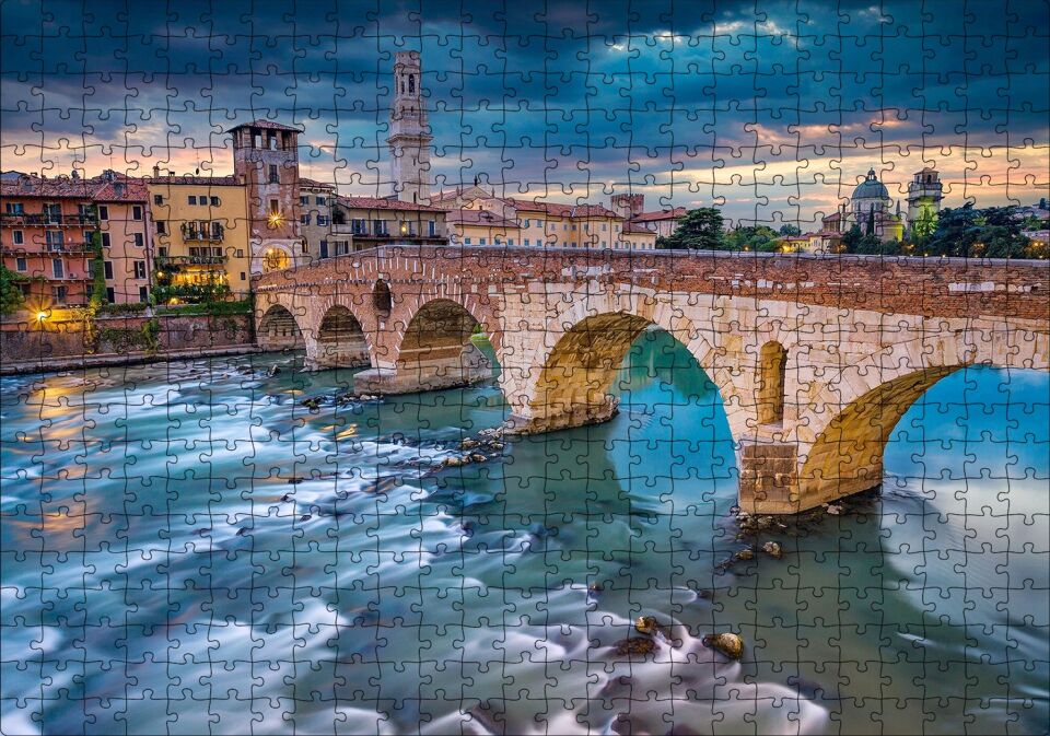 İtalya Verona Ponte Pietra Köprüsü ve Mor Gökler Puzzle Yapboz MDF Ahşap 500 Parça 49 cm X 68 cm