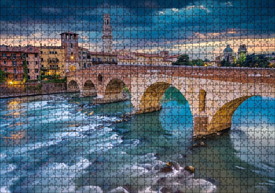 İtalya Verona Ponte Pietra Köprüsü ve Mor Gökler Puzzle Yapboz MDF Ahşap 1000 Parça 49 cm X 68 cm