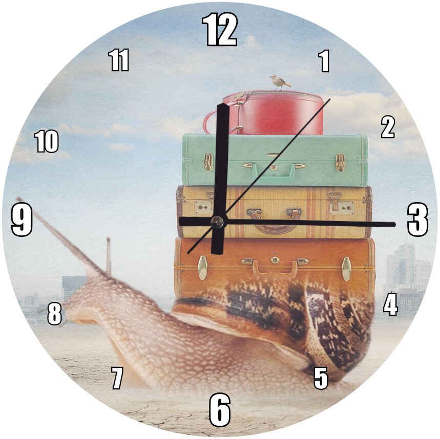 Sırtında Valizleriyle Gezgin Salyangoz Mdf Ahşap Duvar Saati