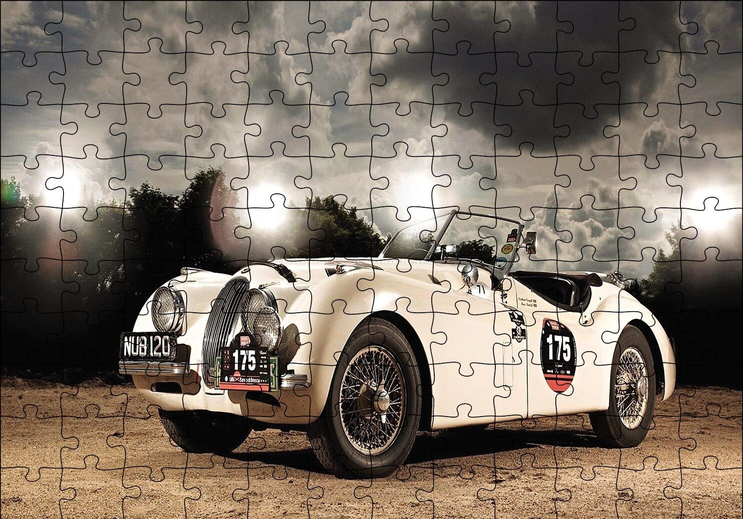Eski Model Yarışta Otomobil Puzzle Yapboz MDF Ahşap 120 Parça 24 cm X 34 cm