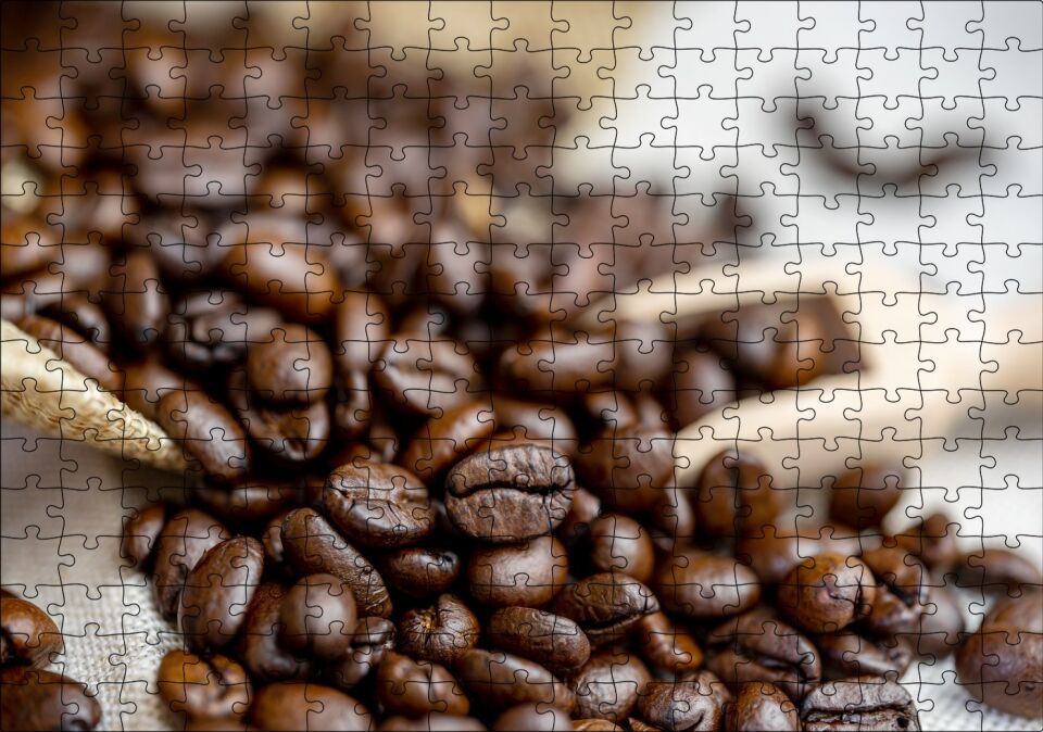 Keten Çuval Üzerinde Kahve Çekirdekleri Puzzle Yapboz MDF Ahşap 255 Parça 34 cm X 49 cm