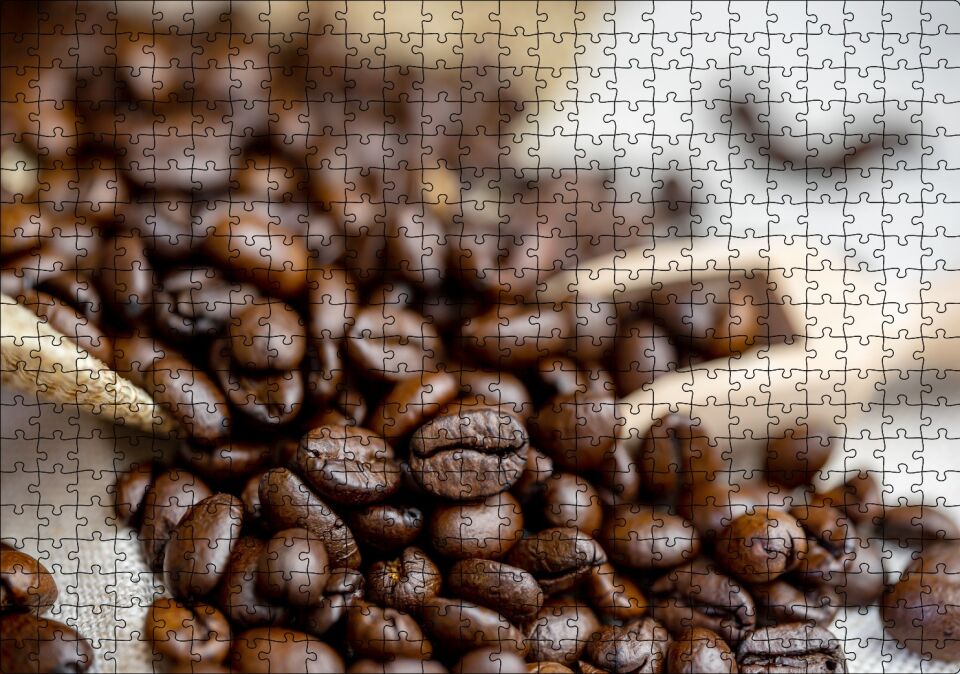 Keten Çuval Üzerinde Kahve Çekirdekleri Puzzle Yapboz MDF Ahşap 500 Parça 49 cm X 68 cm