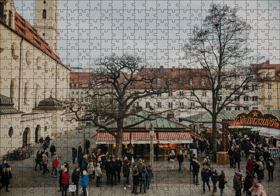 Binalar Meydan Ağaçlar ve Kalabalıklar Puzzle Yapboz MDF Ahşap 500 Parça 49 cm X 68 cm