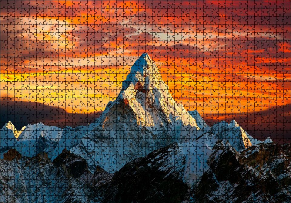 Günbatımı Kızıl Gökyüzü ve Karlı Zirve Puzzle Yapboz MDF Ahşap 1000 Parça 49 cm X 68 cm