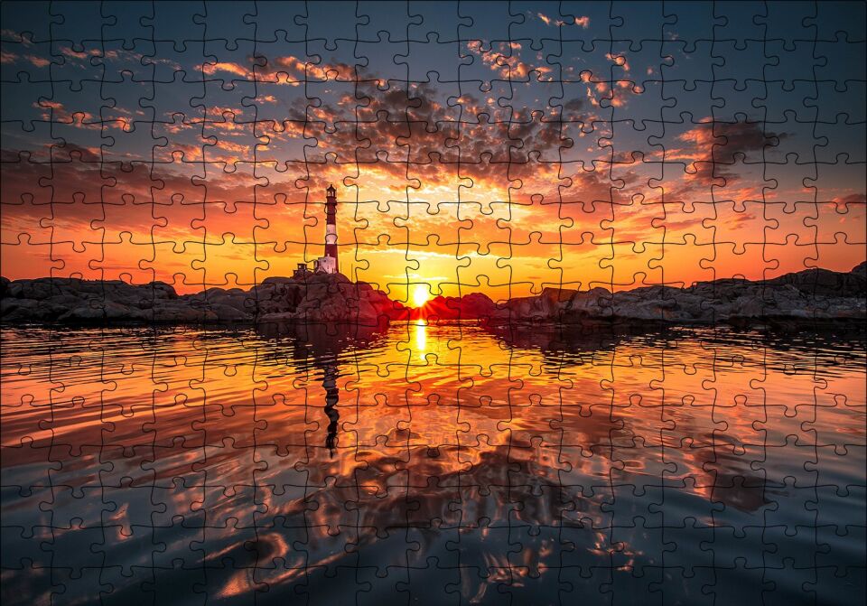 Günbatımı Deniz Feneri Kayalıklar ve Bulutlar Puzzle Yapboz MDF Ahşap 255 Parça 34 cm X 49 cm