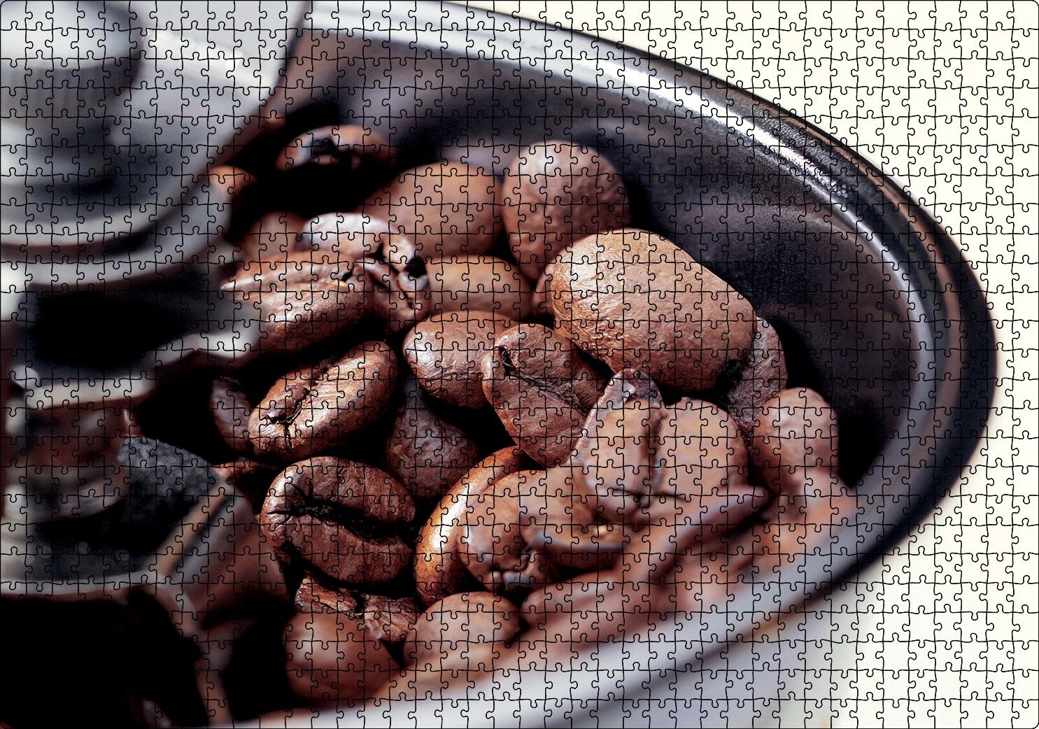 Kahve Değirmeni ve Çekirdekler Yakın Çekim Puzzle Yapboz MDF Ahşap 1000 Parça 49 cm X 68 cm