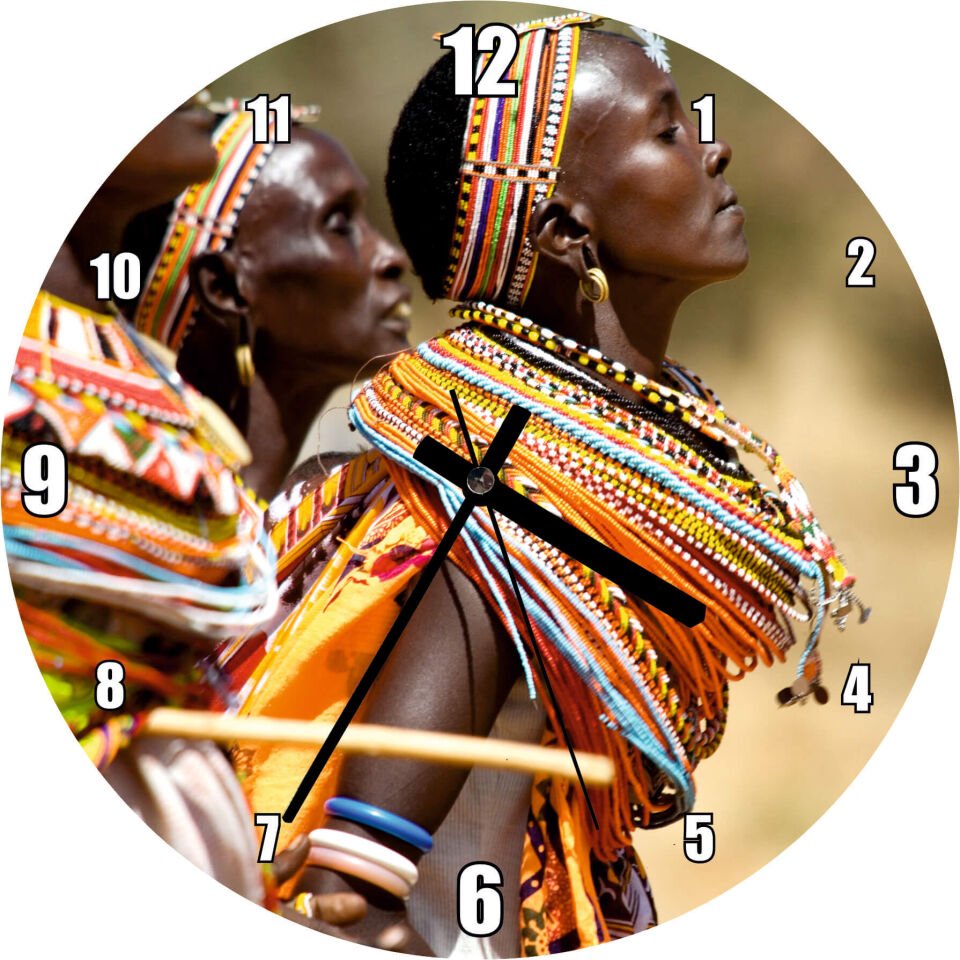Rengarenk Yerel Giysileriyle Afrikalı Kadınlar Mdf Ahşap Duvar Saati 30 cm Çap